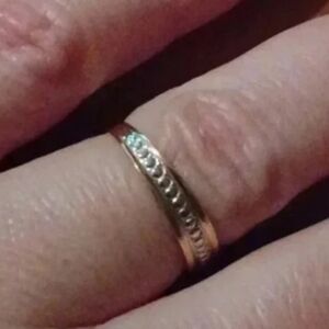 💙🌹New yellow tone wedding band